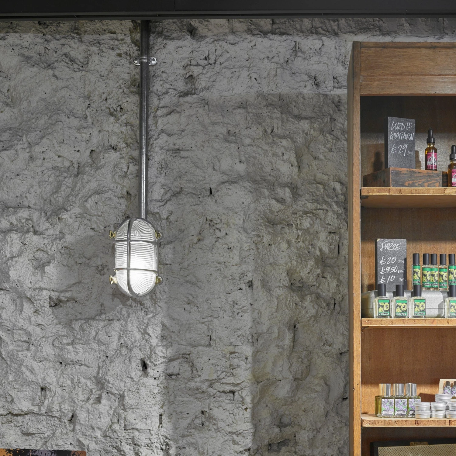 Bulkhead Outdoor & Bathroom Oval Light - 6 Inch - Gunmetal 8 Bulkhead Outdoor & Bathroom Oval Light - 6 Inch - Gunmetal - Image 6