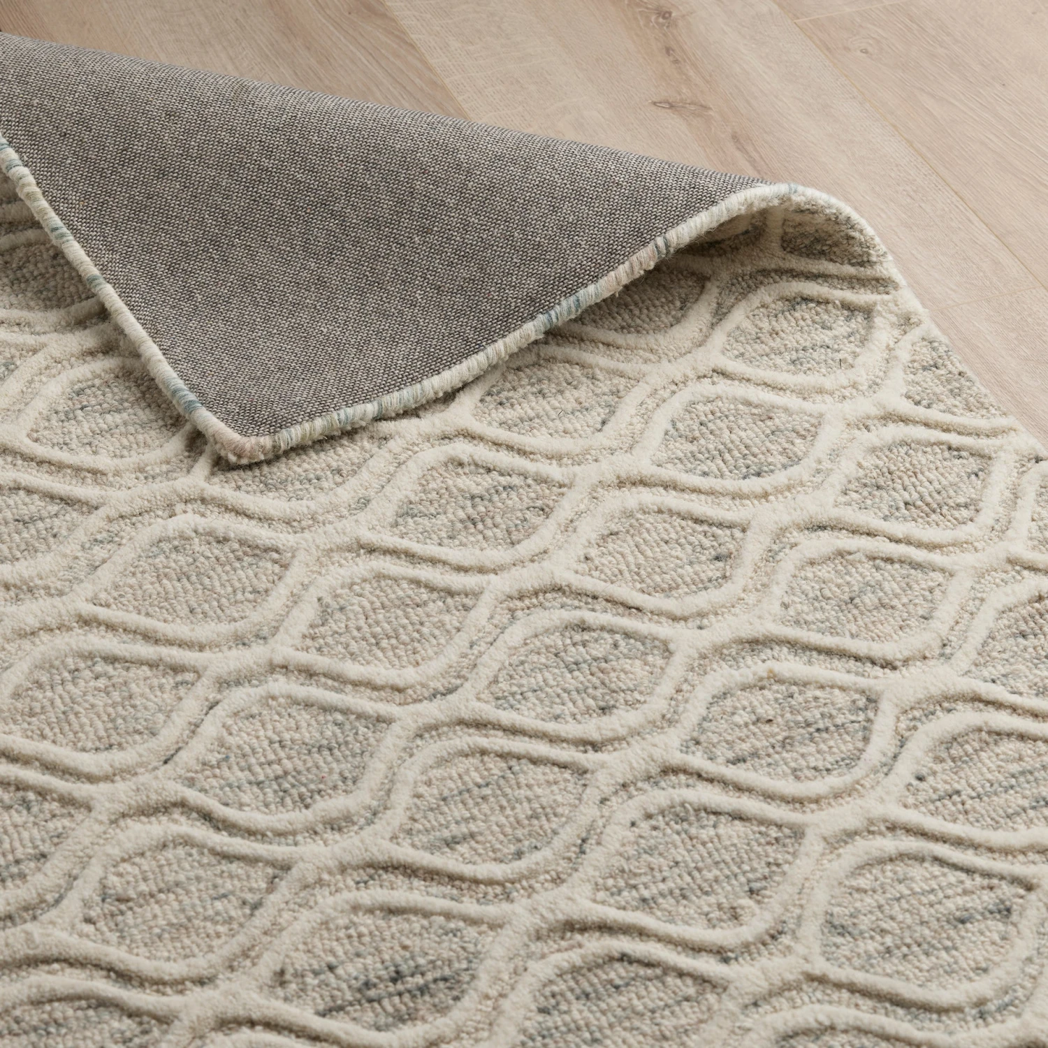 Hume Hand Tufted Wool Rug - Grey & Cream 3 Hume Hand Tufted Wool Rug - Grey & Cream