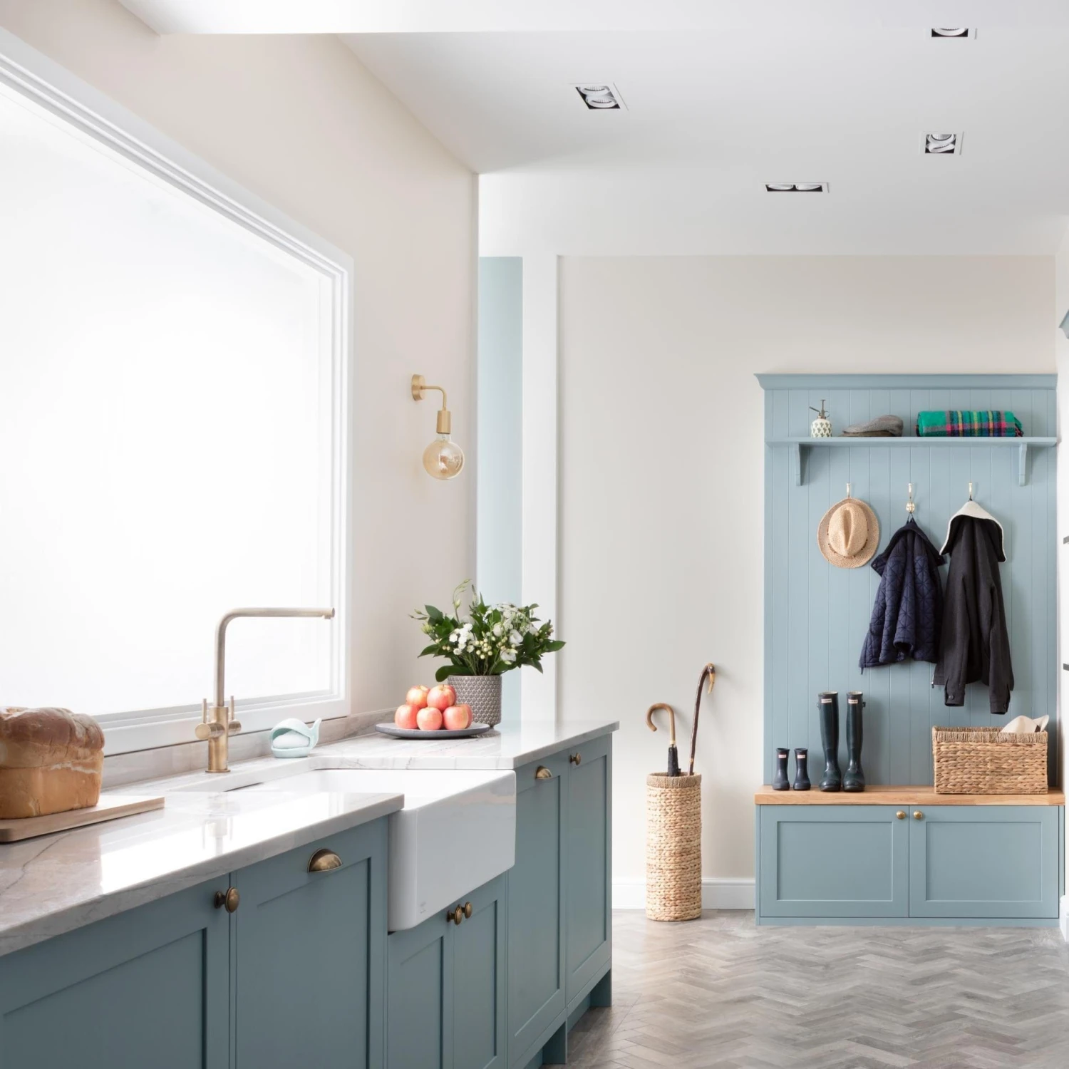 Sleek Edison Wall Light - Brass 7 Sleek Edison Wall Light - Brass - Image 5